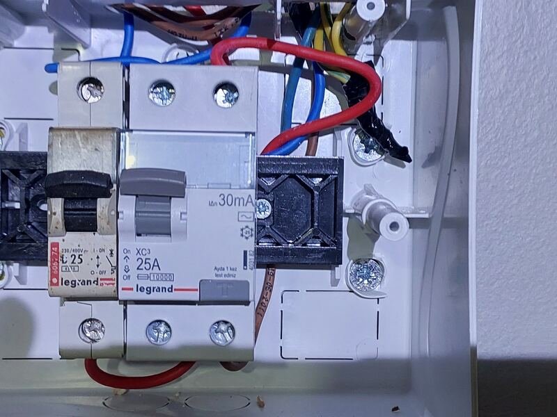 Kaçak akım rölesi montajı - Tuğra Elektrik Eskişehir